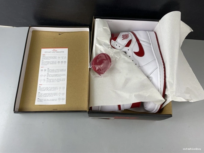 (2017) Retro 1 Red 555088-103 Jordan Air Metallic 0716
